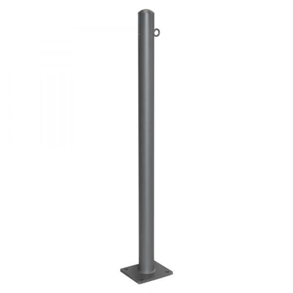 Grauer MORION Sperrpfosten aus Metall, steht senkrecht, mit flachem Quadratfuß und kleinem Befestigungsring am oberen Ende.