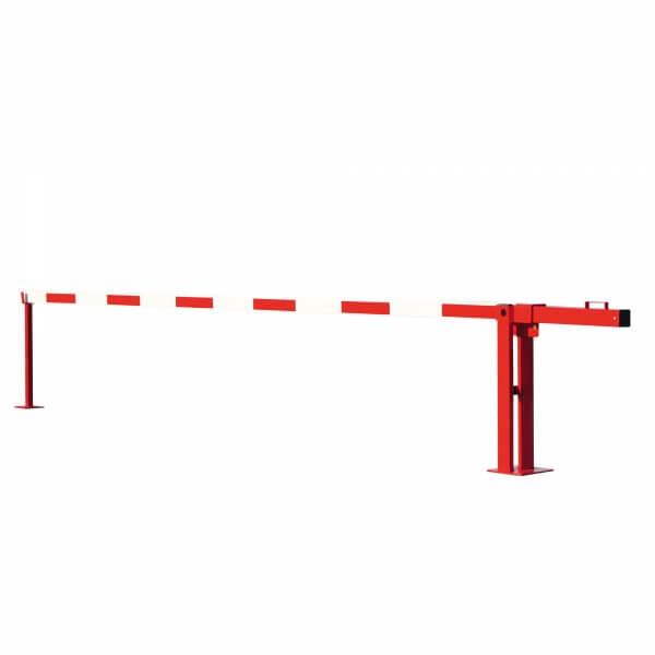 Eine COMPACT Systemschranke mit Gegengewicht in rot-weiß gestreift ist aufgerichtet dargestellt, getragen von zwei Metallpfosten mit integriertem Gegengewicht.