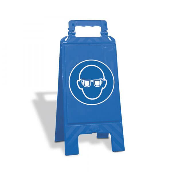 Blauer Kunststoff-Warnaufsteller, vorne weißes Symbol: Kopf mit Schutzbrille. Klappbar, für Arbeitsschutz und Sicherheit.